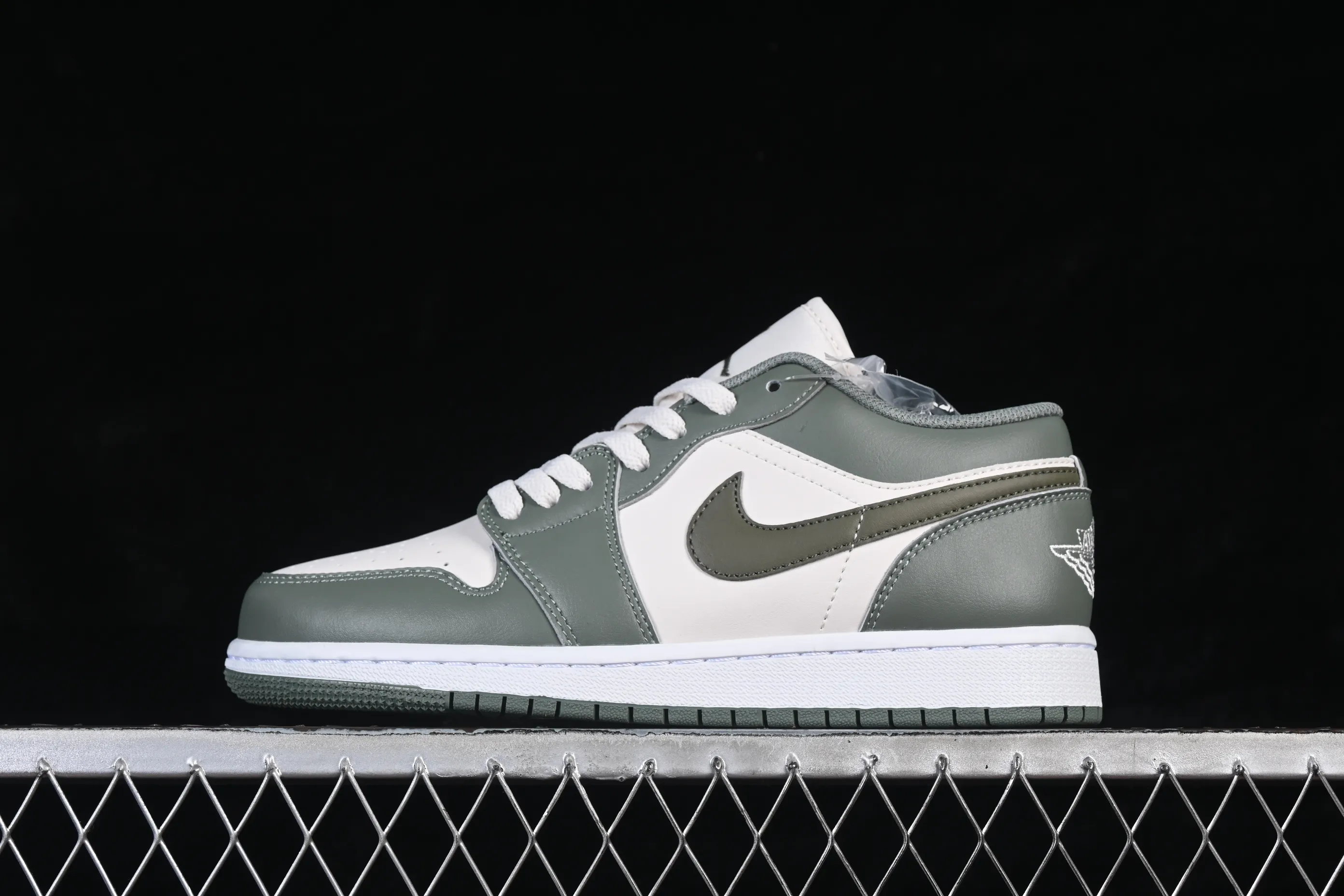 All categories Air Jordan Jordan series basketball shoes Air Jordan 1 Low Air Jordan 1 Low AJ1 Joe 1 meter white and green low state cultural casual sneakers 553558-300